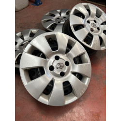 Llantas chapa usadas 5 1/2x15 Toyota Yaris